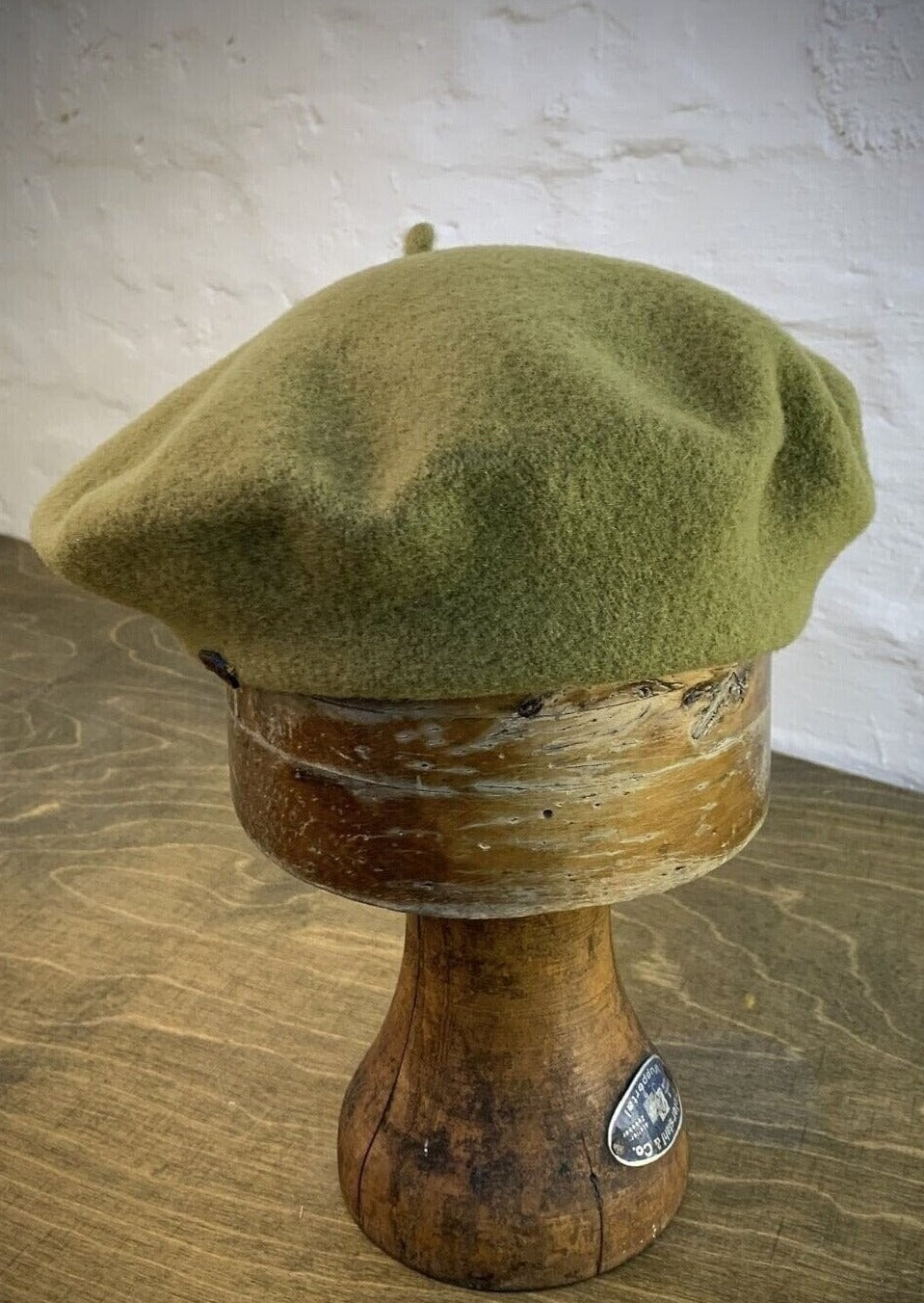 Classic black beret in wool from Diefenthal 1905