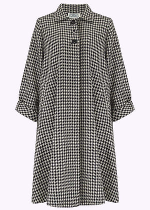 Bloomsbury: Swing frakke i sort hvide pepite tern i uld Seamstress Of Bloomsbury 